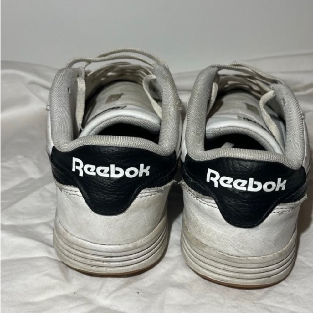 Reebok - Picture 2 of 4